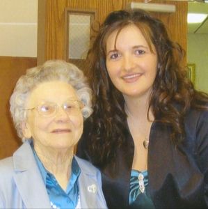 Meet your Posher, Casandra